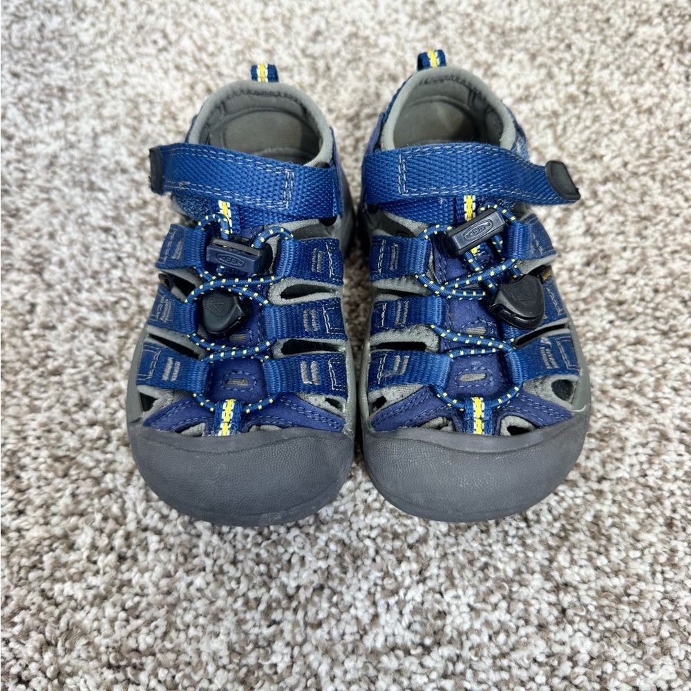 Keen Boys Athletic Sandals size 8